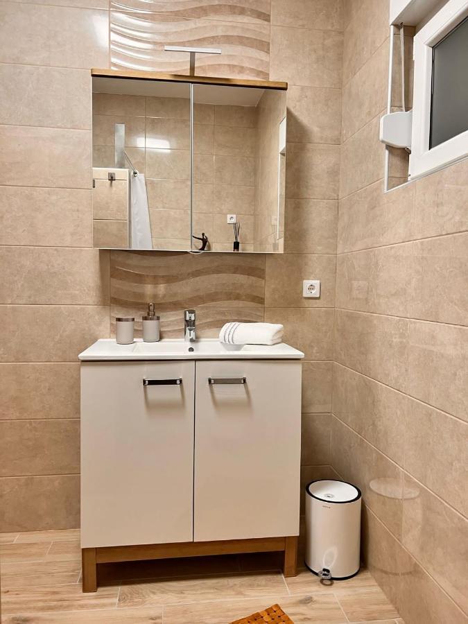 Apartmani Tin Starigrad Paklenica Exterior foto