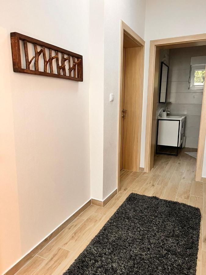 Apartmani Tin Starigrad Paklenica Exterior foto